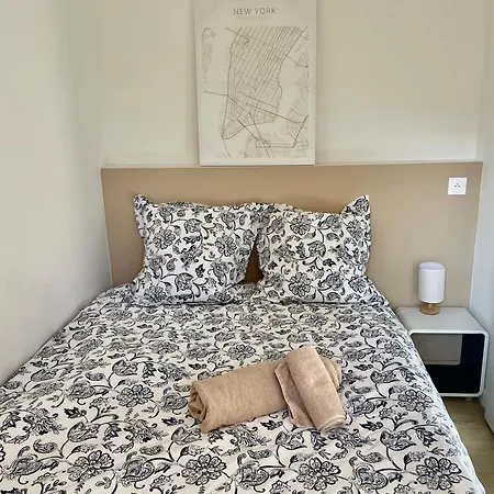 Apartment 2 Pieces Avec Un Jardin Privatif Cannes